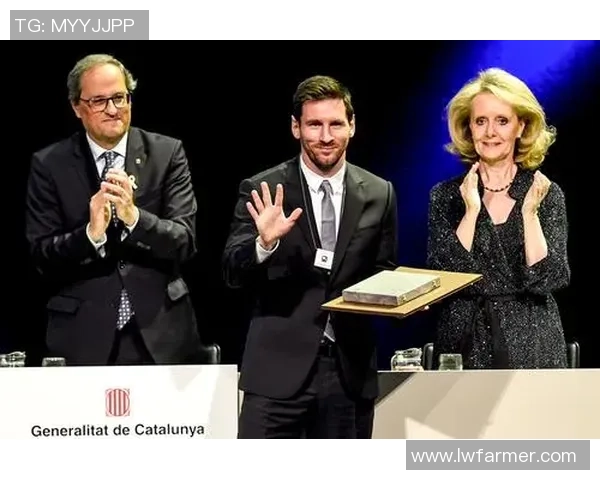 足球明星齐聚一堂，激情四射的荣耀时刻凝聚在这张经典照片相框中